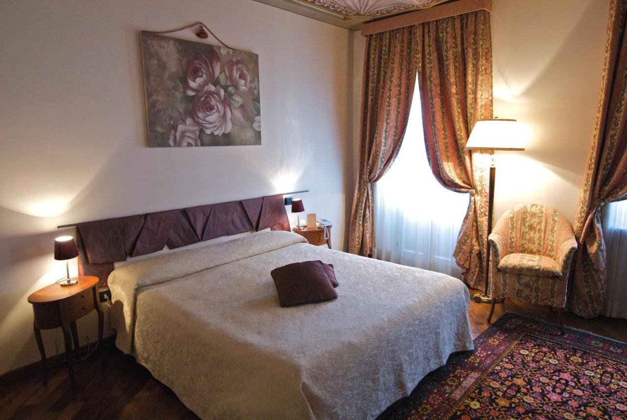 Bed and Breakfast Palazzo Finati Alba  Zewnętrze zdjęcie