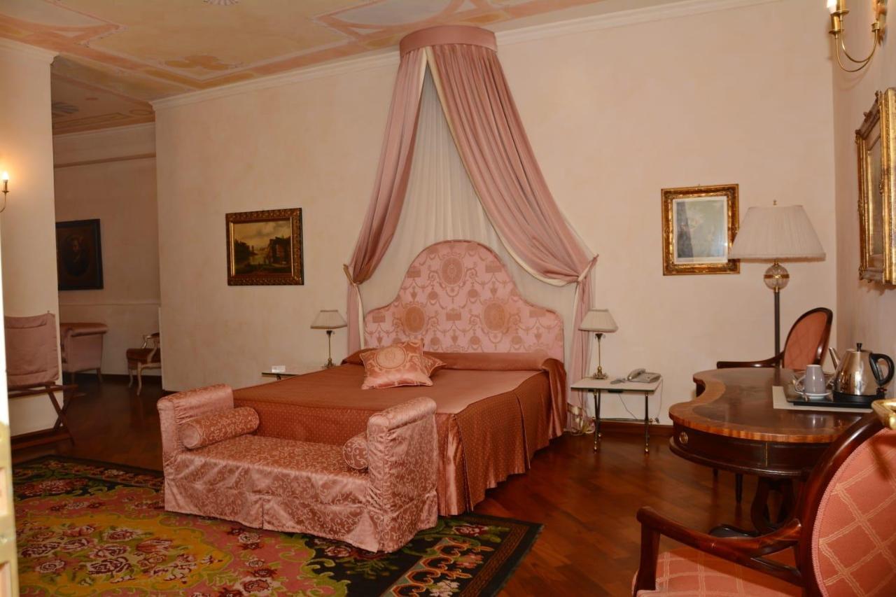 Bed and Breakfast Palazzo Finati Alba  Zewnętrze zdjęcie