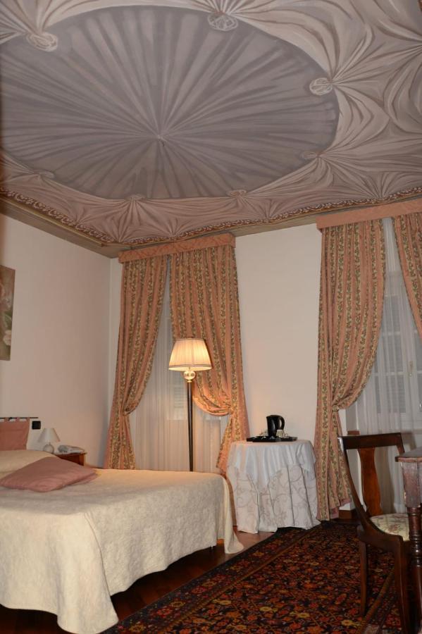 Bed and Breakfast Palazzo Finati Alba  Zewnętrze zdjęcie