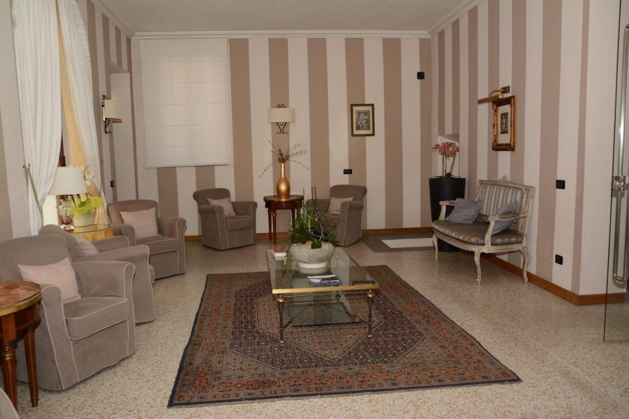 Bed and Breakfast Palazzo Finati Alba  Zewnętrze zdjęcie