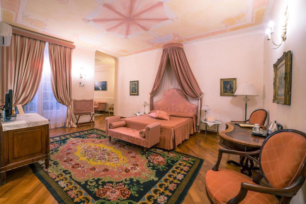 Bed and Breakfast Palazzo Finati Alba  Zewnętrze zdjęcie