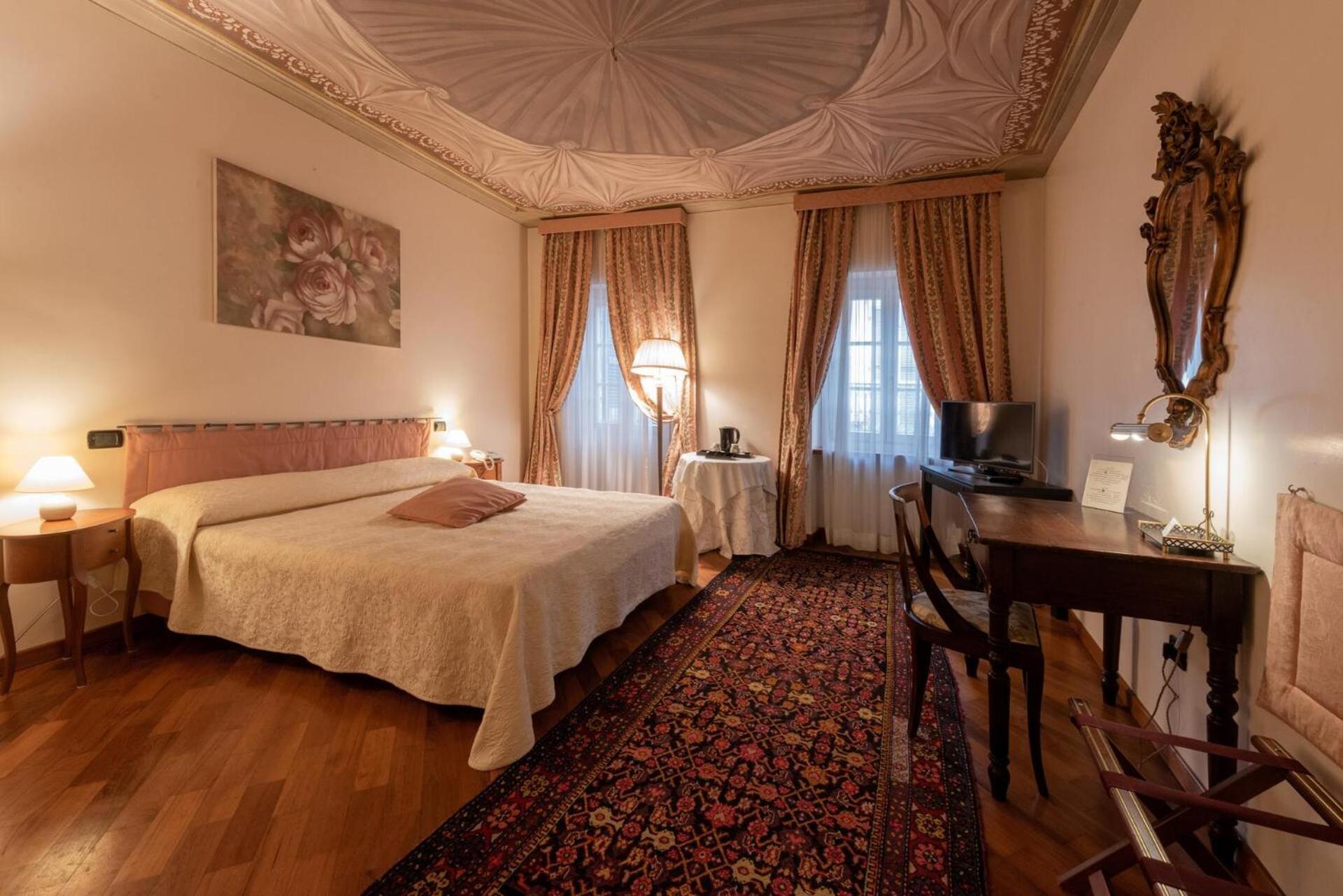 Bed and Breakfast Palazzo Finati Alba  Zewnętrze zdjęcie
