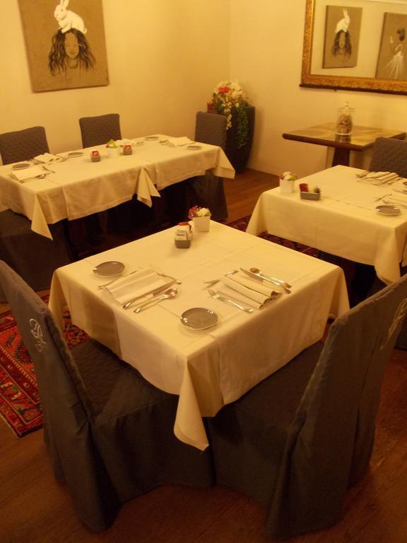 Bed and Breakfast Palazzo Finati Alba  Zewnętrze zdjęcie