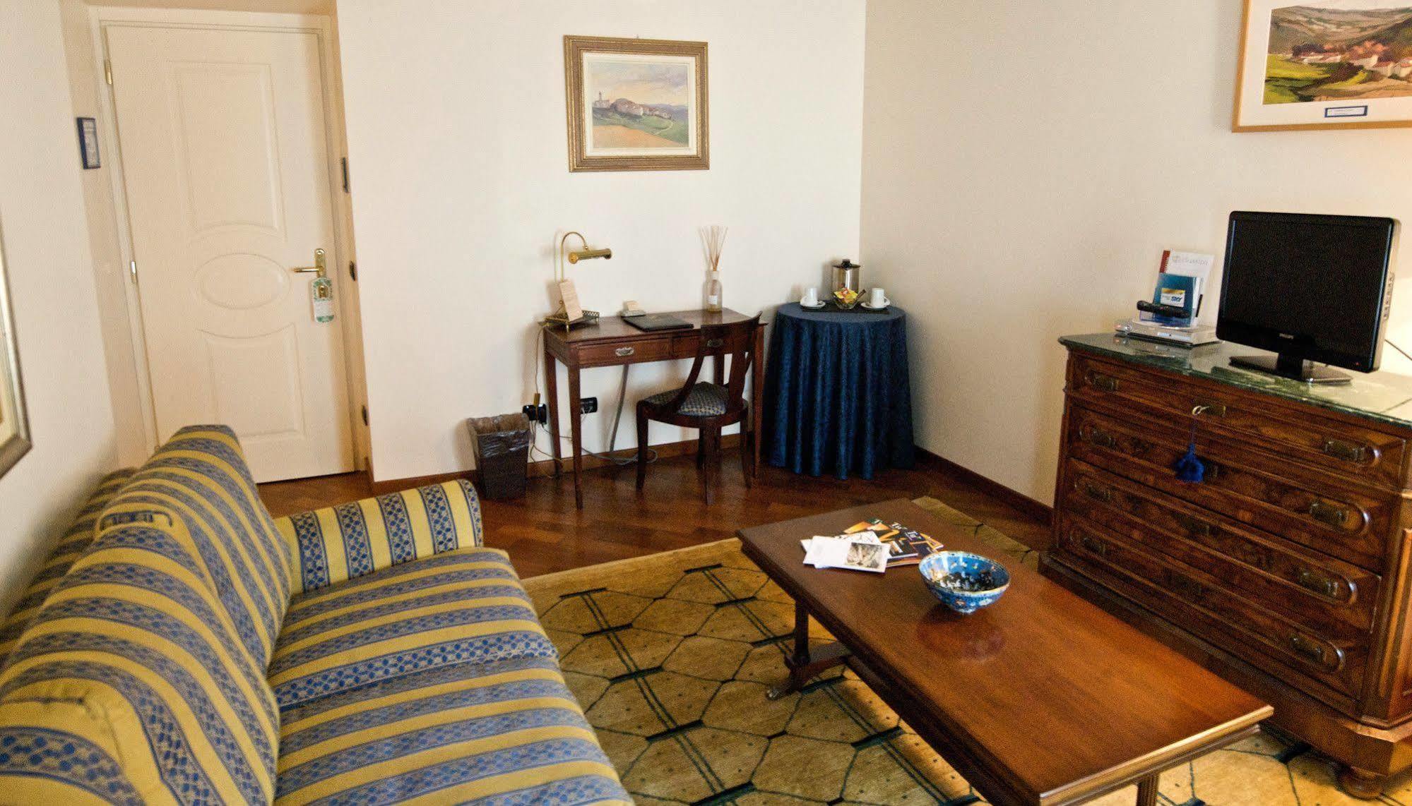 Bed and Breakfast Palazzo Finati Alba  Zewnętrze zdjęcie