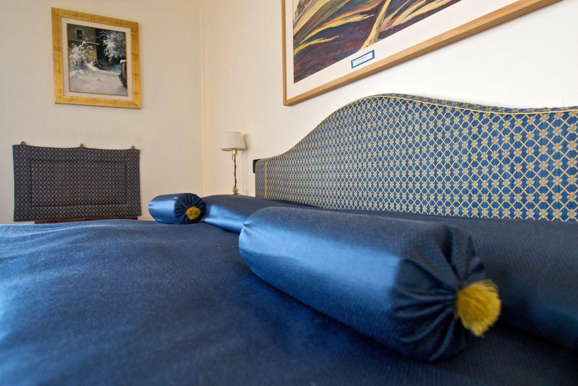 Bed and Breakfast Palazzo Finati Alba  Zewnętrze zdjęcie